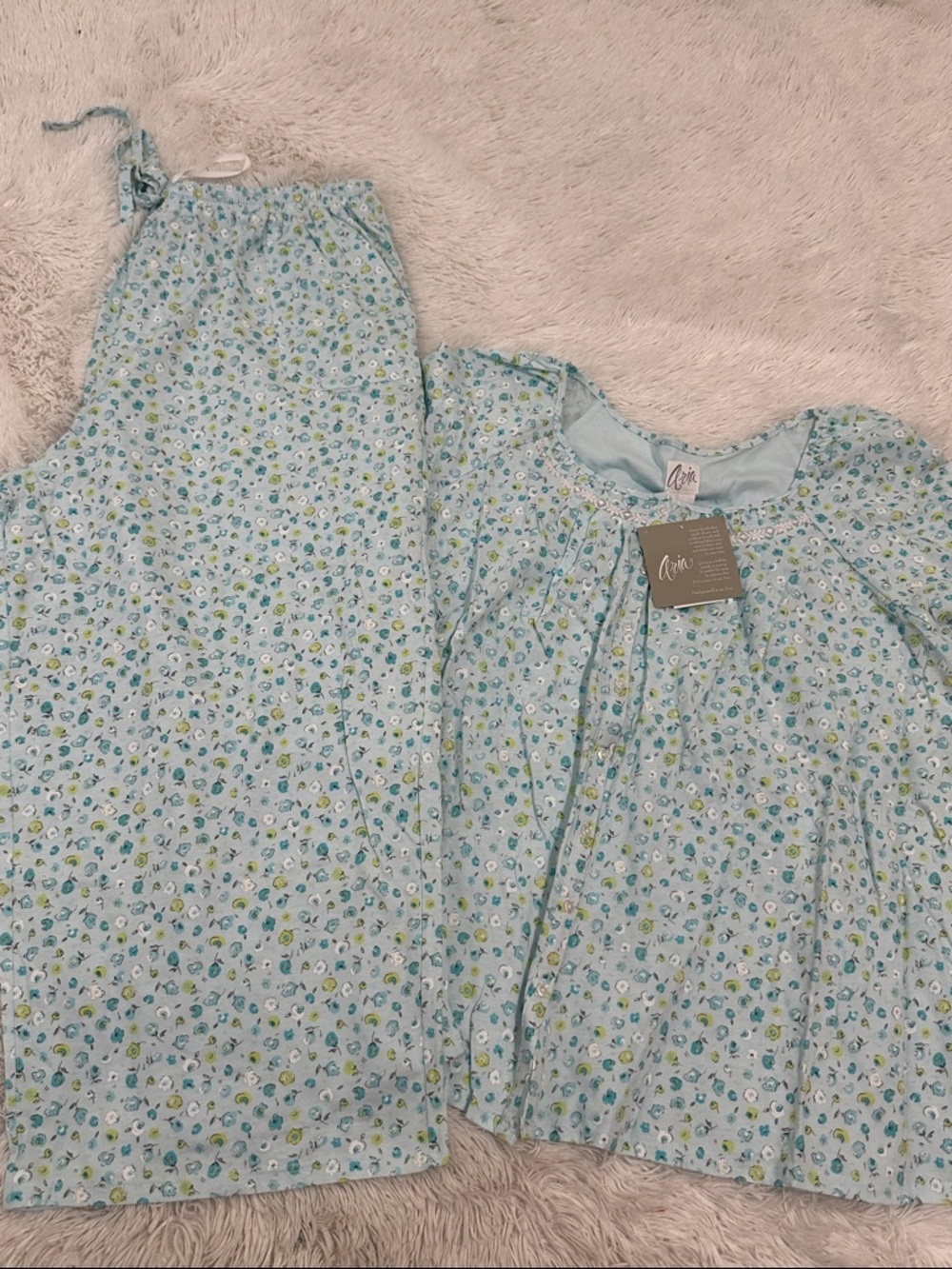 🥕 NWT Aria Pajama Set